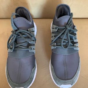 Adidas tubular shoes